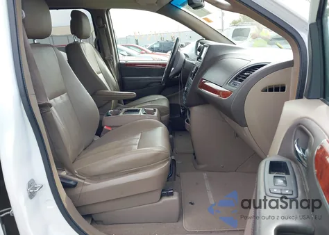 2015 Chrysler Town & Country Touring из США, поврежденный, VIN 2C4RC1BG7FR755174